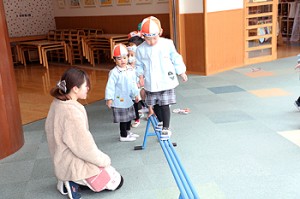 平均台にチャレンジ‼　　きりん