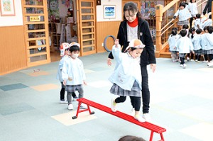 平均台にチャレンジ‼　　きりん