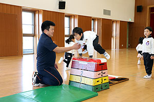 体操教室　ばら・すみれ