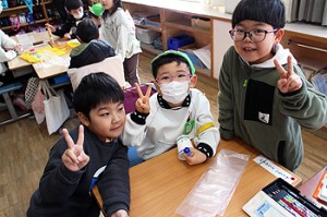 小学校で交流会が行われました　