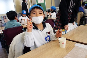 小学校で交流会が行われました　