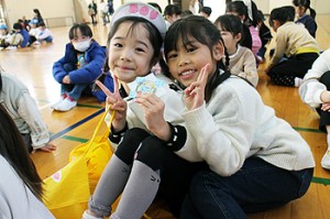 小学校で交流会が行われました　