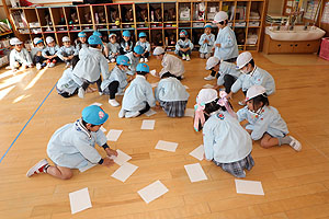 カードめくり競走　ばら・さくら