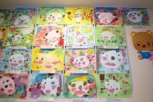 作品展の各クラスの個性あふれる作品　　　年少組