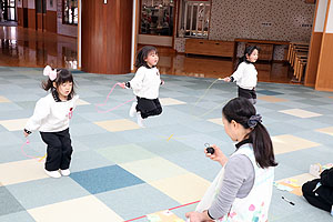 なわとび大会　年中組