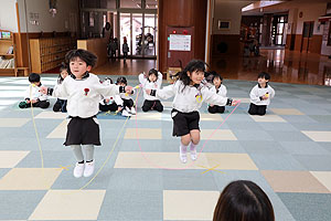 なわとび大会　年中組