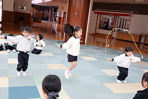 なわとび大会　年中組