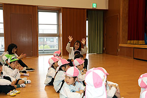 4月生まれのお誕生会　「幼稚園劇」　年少組・ひよこ・あひる組
