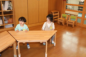 入園1日目の様子とお給食の様子です　ひよこ・あひる・ぺんぎん