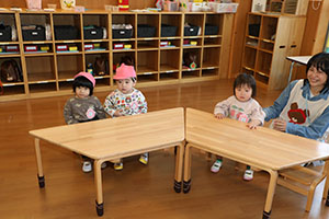 入園1日目の様子とお給食の様子です　ひよこ・あひる・ぺんぎん