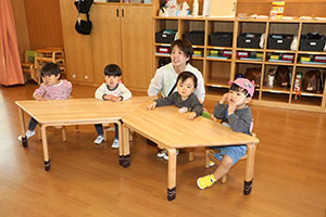 入園1日目の様子とお給食の様子です　ひよこ・あひる・ぺんぎん