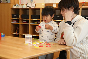 入園2日目の様子とお給食の様子です　ひよこ・あひる・ぺんぎん