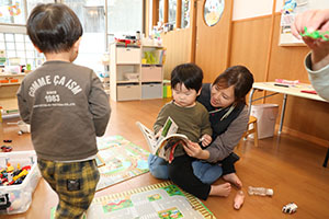 入園2日目の様子とお給食の様子です　ひよこ・あひる・ぺんぎん