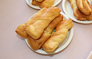 入園2日目の様子とお給食の様子です　ひよこ・あひる・ぺんぎん
