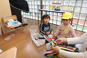 入園2日目の様子とお給食の様子です　ひよこ・あひる・ぺんぎん