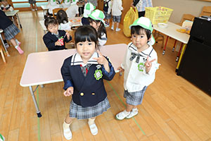 入園2日目のお給食の様子です　年少組　NO．2