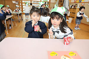 入園2日目のお給食の様子です　年少組　NO．2