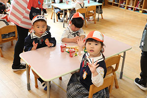 入園2日目のお給食の様子です　年少組　NO．1