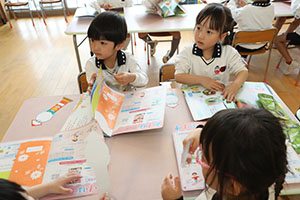 年中組さんの保育活動の様子です　NO．2