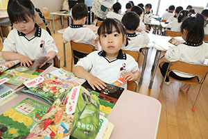 年中組さんの保育活動の様子です　NO．2