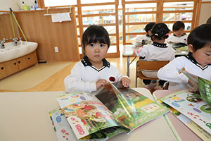 年中組さんの保育活動の様子です　NO．2