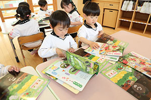 年中組さんの保育活動の様子です　NO．2