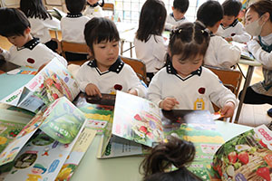 年中組さんの保育活動の様子です　NO．2