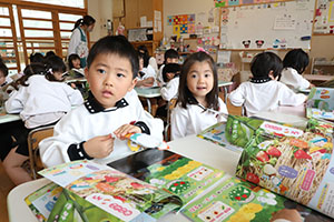 年中組さんの保育活動の様子です　NO．2
