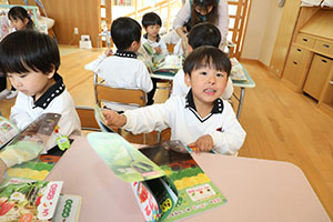 年中組さんの保育活動の様子です　NO．1