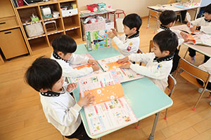 年中組さんの保育活動の様子です　NO．1