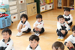 年中組さんの保育活動の様子です　NO．1