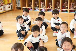年中組さんの保育活動の様子です　NO．1