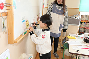 年長組さんの朝の会の様子です　B・C・D・E