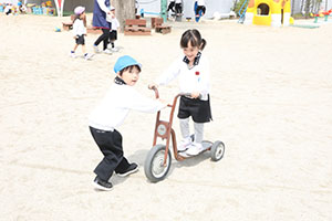 元気いっぱい園庭遊び　B・C・D・すみれ・さくら