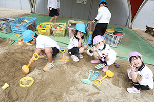 元気いっぱい園庭遊び　B・C・D・すみれ・さくら
