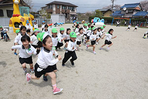 元気いっぱい園庭遊び　B・C・D・すみれ・さくら