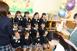 笑顔がいっぱい進級記念撮影　年長・年中