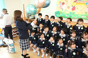 笑顔がいっぱい進級記念撮影　年長・年中