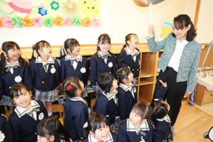 笑顔がいっぱい進級記念撮影　年長・年中