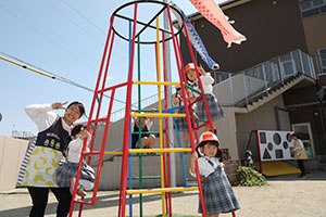 元気いっぱい園庭遊び　年少組