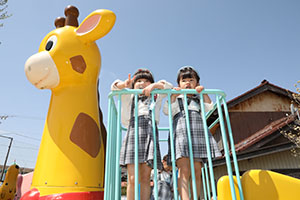 元気いっぱい園庭遊び　年少組