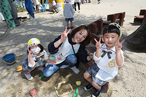 元気いっぱい園庭遊び　年少組