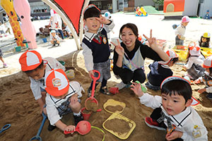 元気いっぱい園庭遊び　年少組
