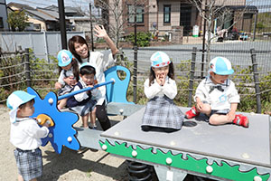 元気いっぱい園庭遊び　年少組