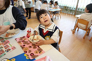 給食おいしかったね　　ぺんぎん・ひよこ・年少組　NO．2