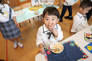 給食おいしかったね　　ぺんぎん・ひよこ・年少組　NO．2