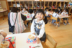 給食おいしかったね　　ぺんぎん・ひよこ・年少組　NO．2