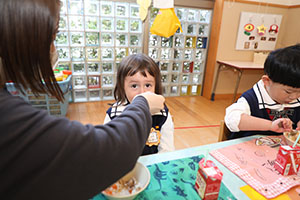 給食おいしかったね　　ぺんぎん・ひよこ・年少組　NO．2