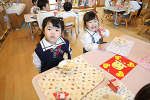 給食おいしかったね　　ぺんぎん・ひよこ・年少組　NO．2