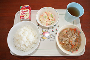 給食おいしかったね　　ぺんぎん・ひよこ・年少組　NO．2